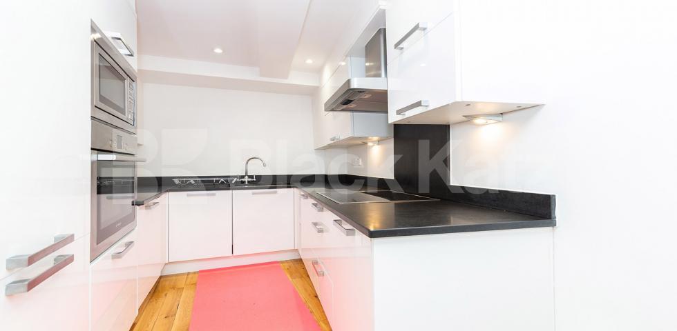 Fantastic modern 2 bed 2 bath flat within a private development  York Way, Camden / Caledonian Road 